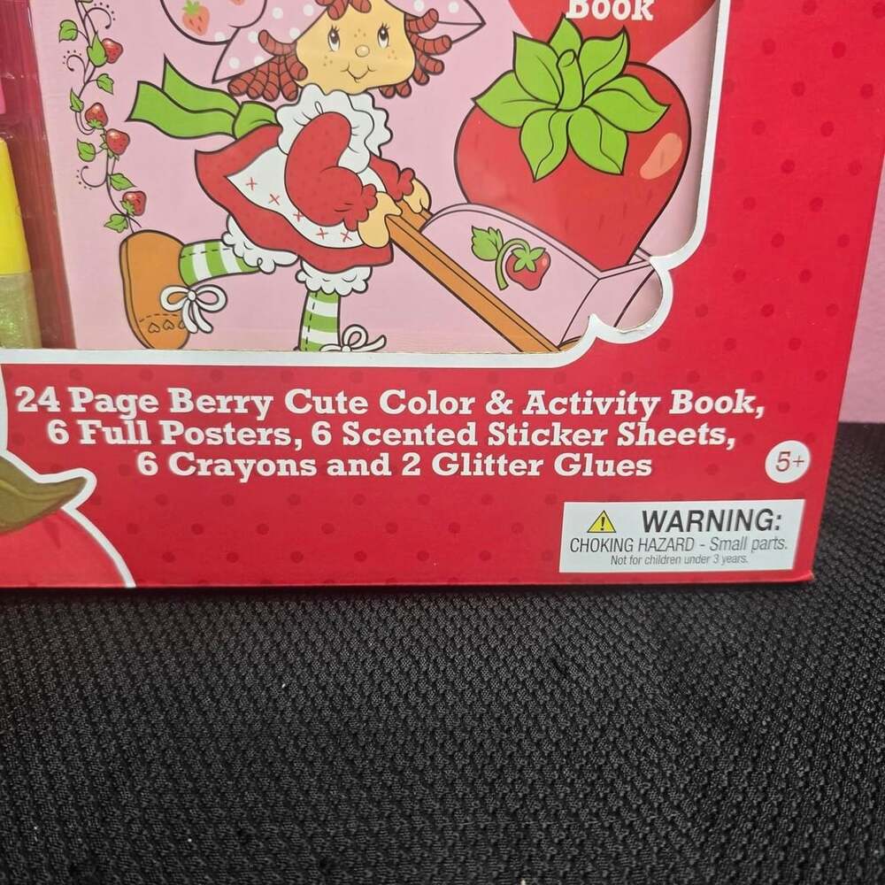 Strawberry Shortcake Color Activity Set - Picture 2 of 3